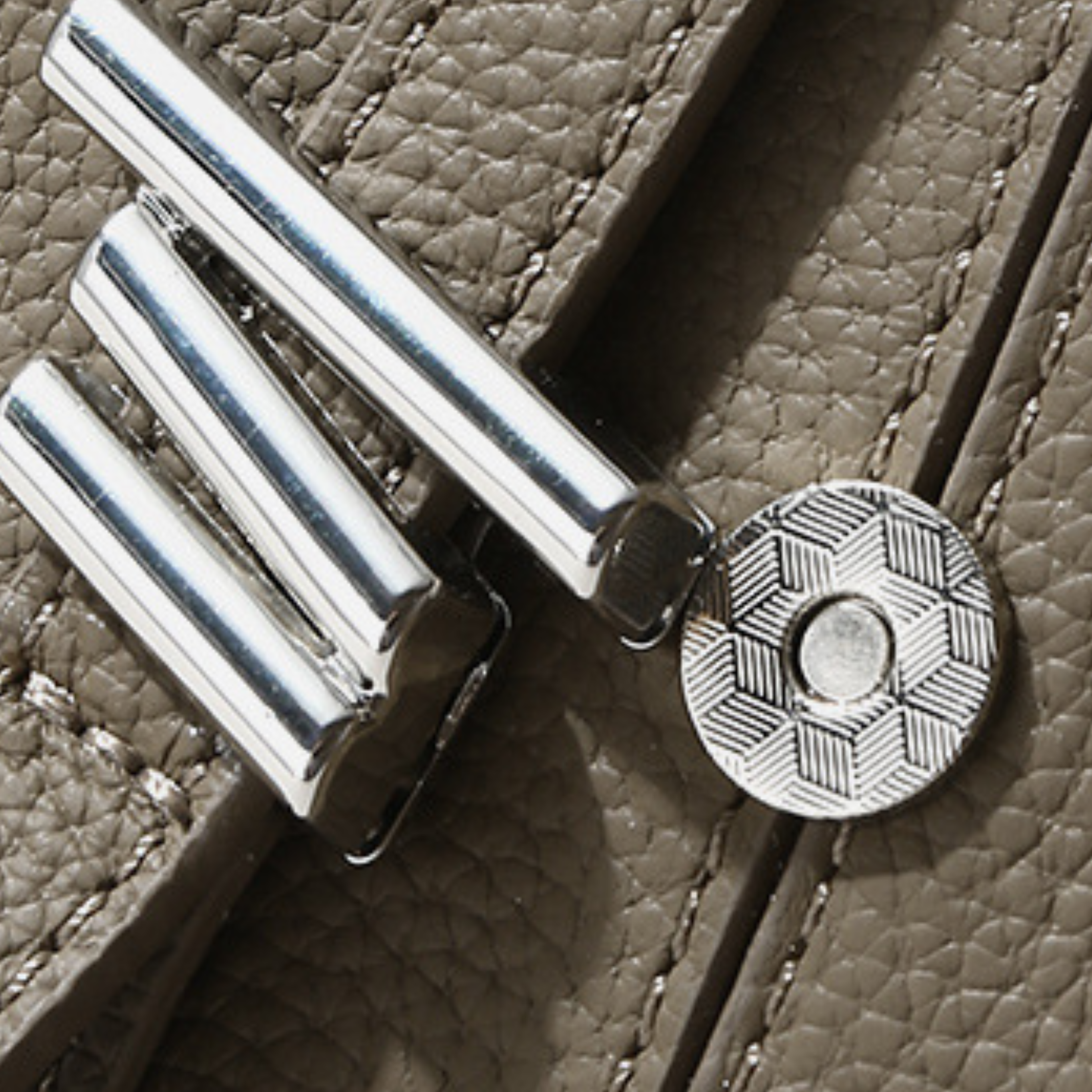 Top-grain Genuine Leather Medium-Soft Large Tote Bag with Magnetic Snap