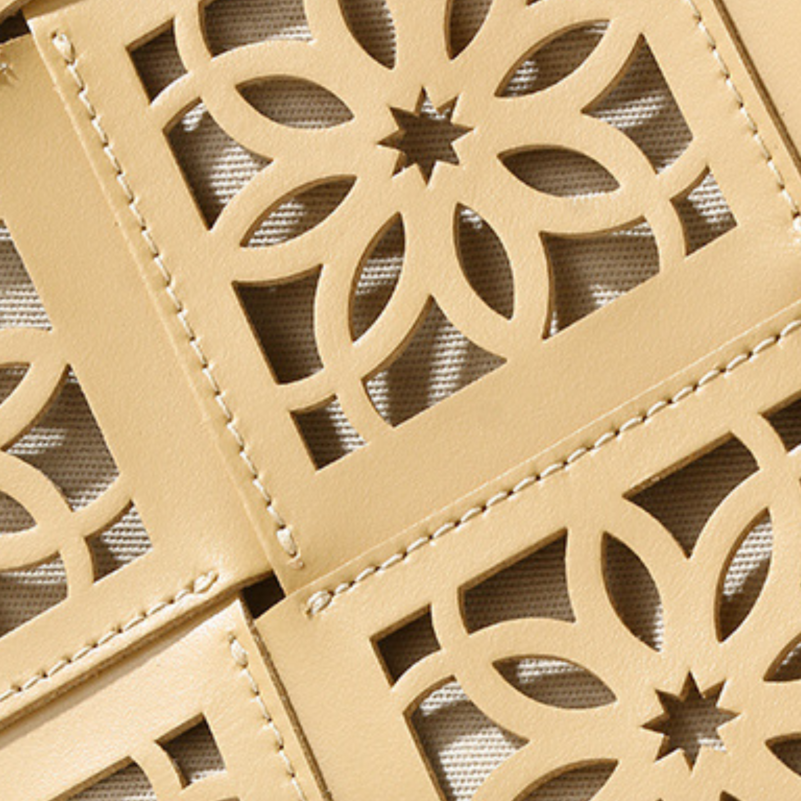 Perforated Second-layer Cowhide Magnetic Clasp Medium Tote Bag