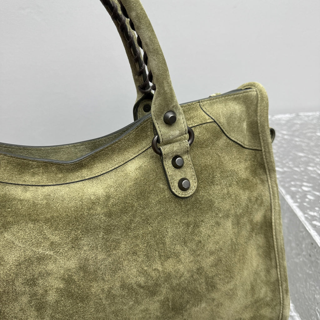 VT - SIXTY Olive Green Light Luxury Fashion Handheld Bag  (can be crossbody)