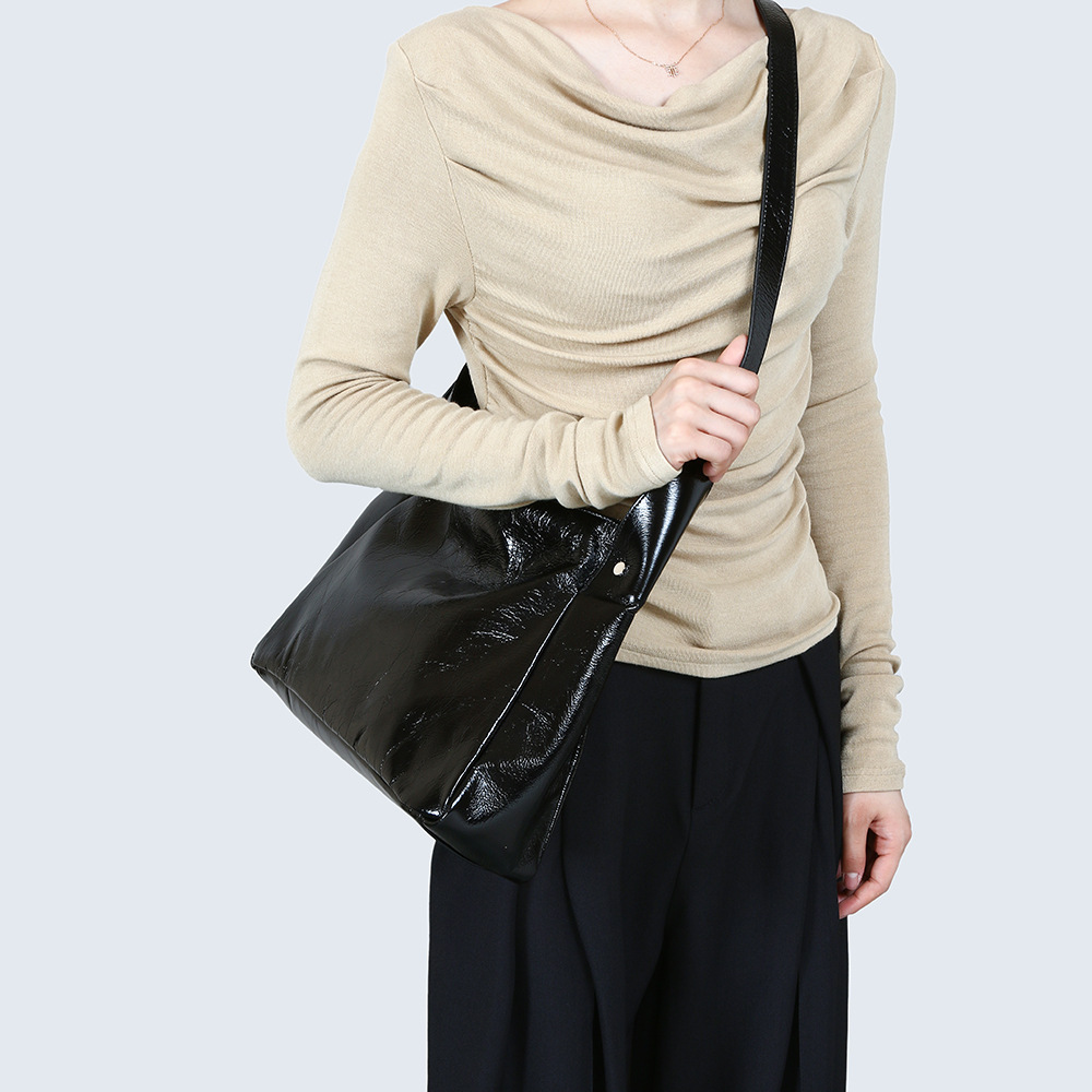 Top-layer Oil-waxed Cowhide Medium Horizontal Square Shoulder Bag