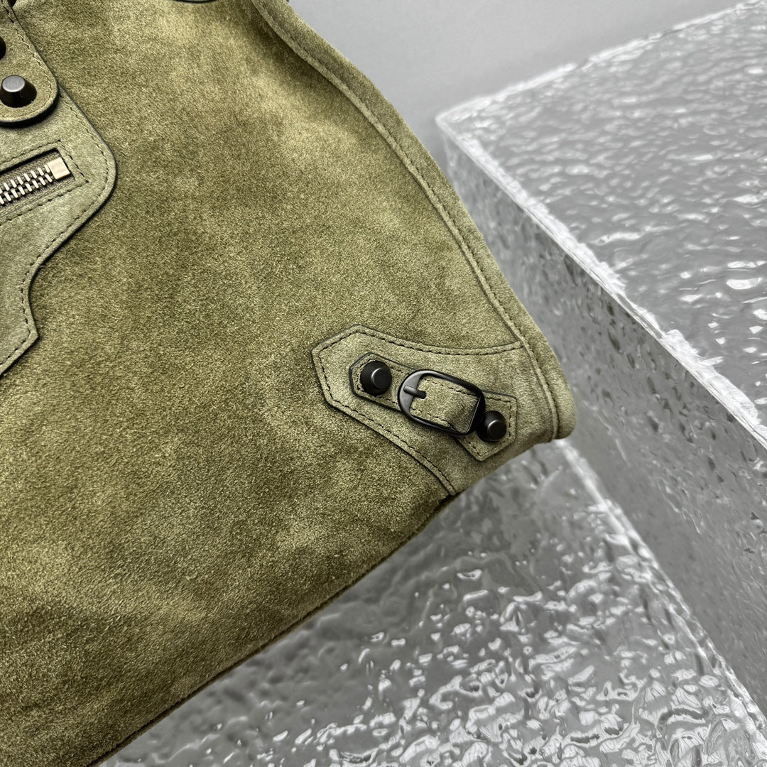 VT - SIXTY Olive Green Light Luxury Fashion Handheld Bag  (can be crossbody)