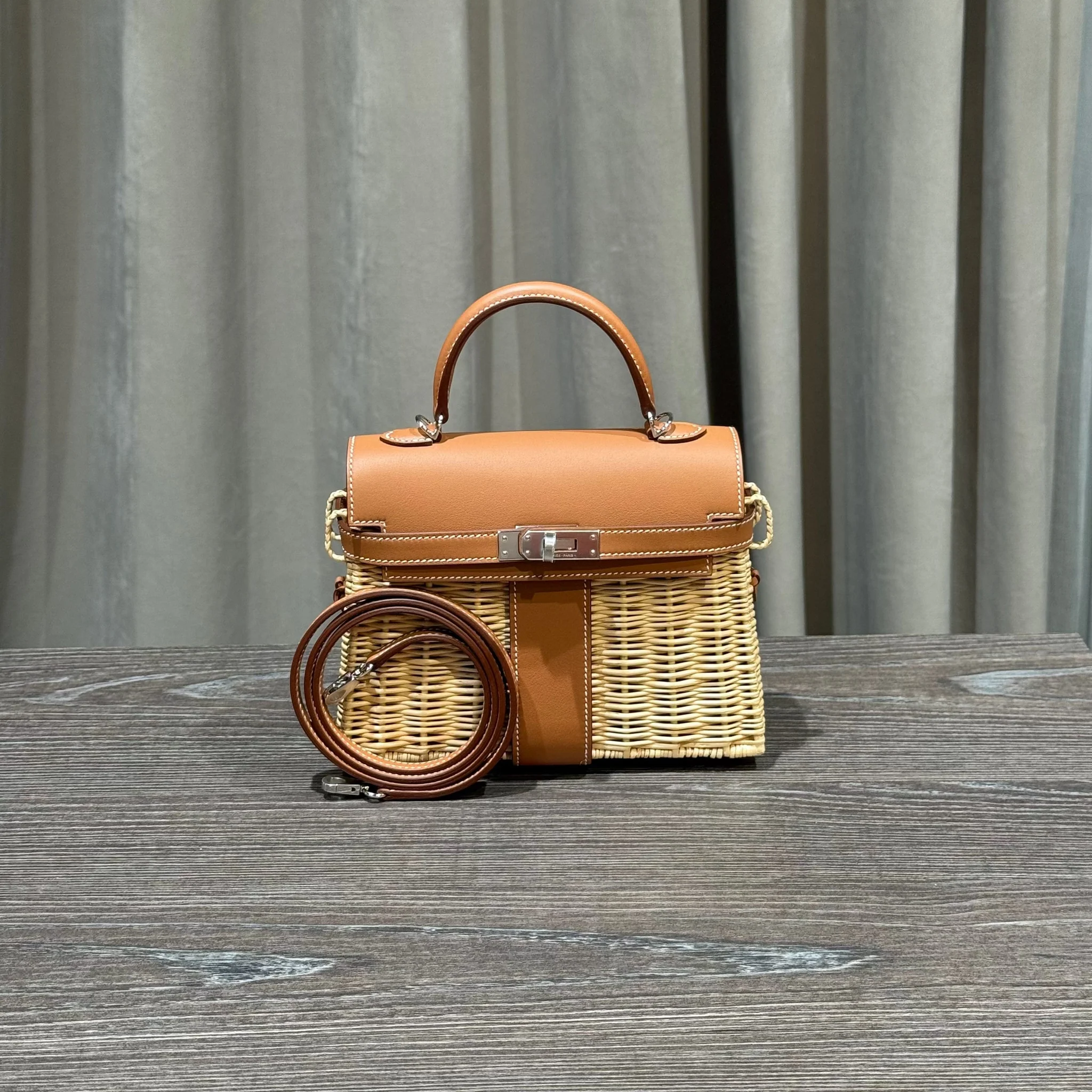 VT - SIXTY Bag with Golden Swift Leather and Hand - Woven Wicker Combination