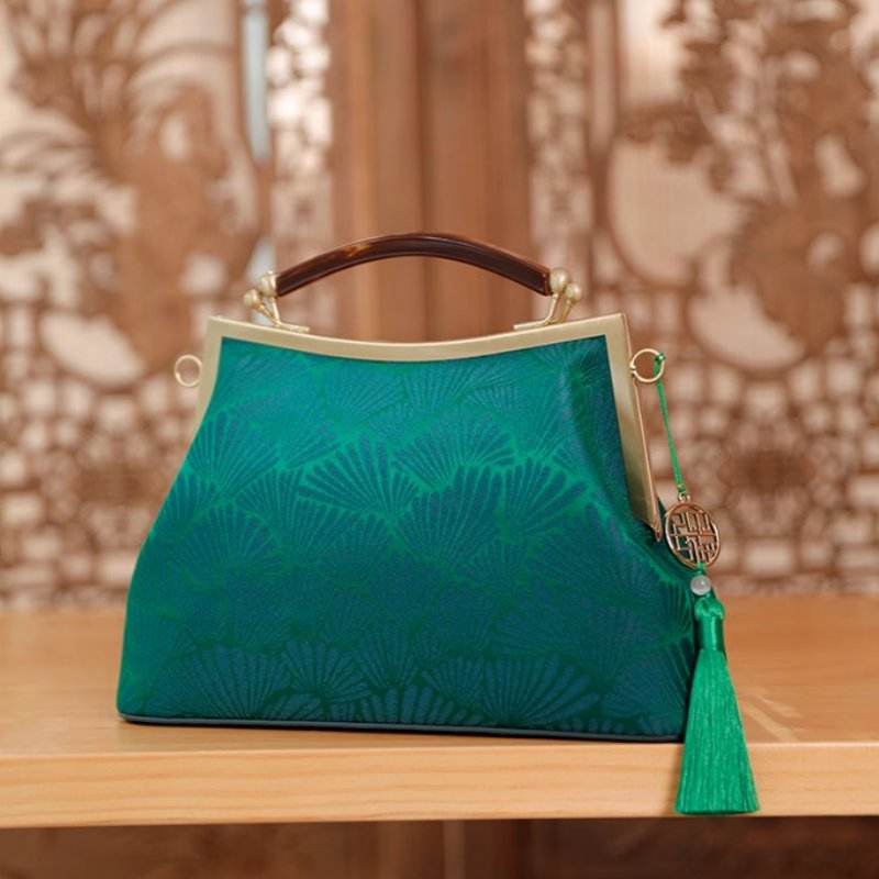 Mulberry Silk Green Pine Leaf Vintage Kiss Lock Clasp Bag