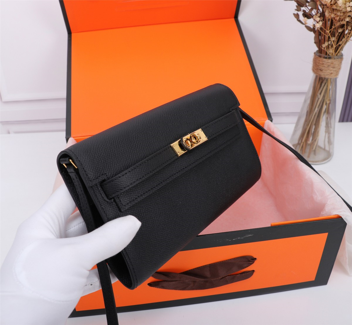 VT - SIXTY Black Gold - Buckle Light Luxury Fashion Lock Square Bag