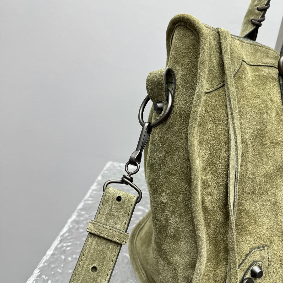 VT - SIXTY Olive Green Light Luxury Fashion Handheld Bag  (can be crossbody)