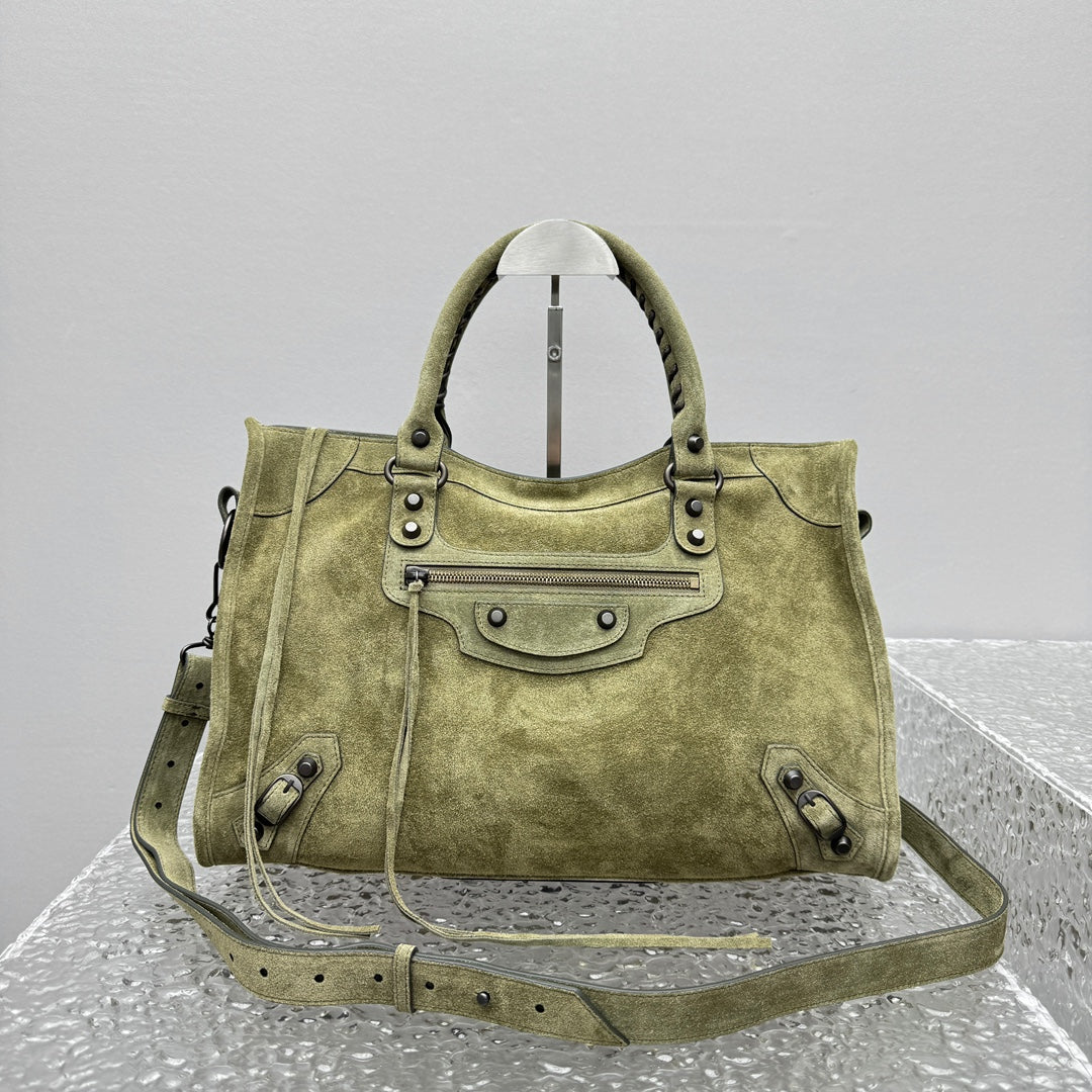 VT - SIXTY Olive Green Light Luxury Fashion Handheld Bag  (can be crossbody)