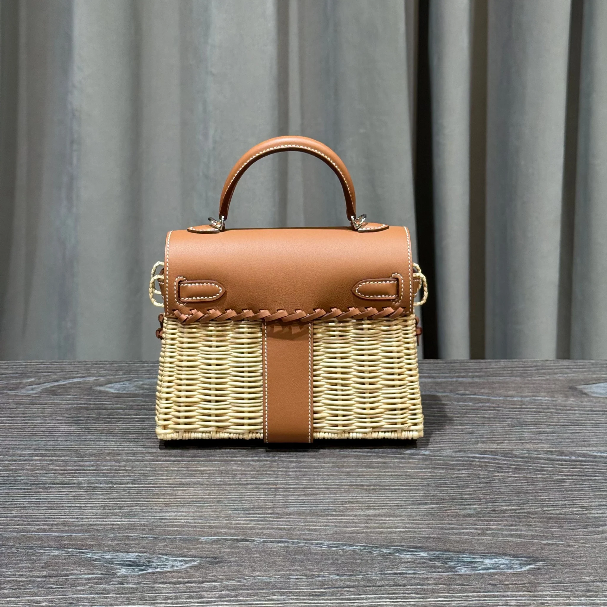 VT - SIXTY Bag with Golden Swift Leather and Hand - Woven Wicker Combination