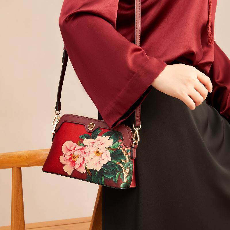 Mulberry Silk Handcrafted Flower Clutch Bag Women Wallet Eveing Purse