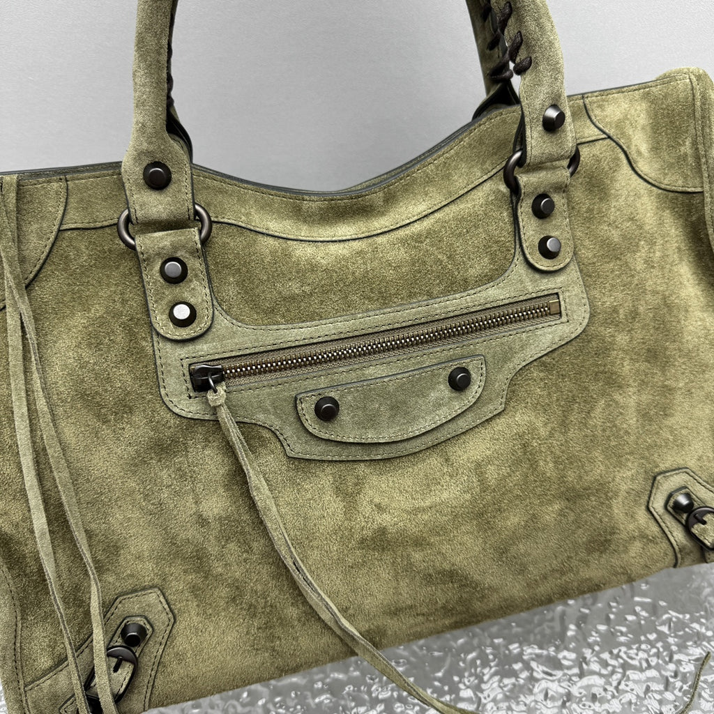 VT - SIXTY Olive Green Light Luxury Fashion Handheld Bag  (can be crossbody)
