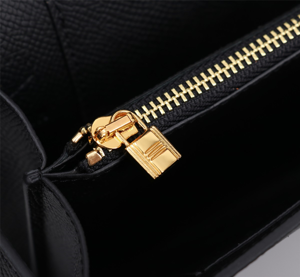 VT - SIXTY Black Gold - Buckle Light Luxury Fashion Lock Square Bag