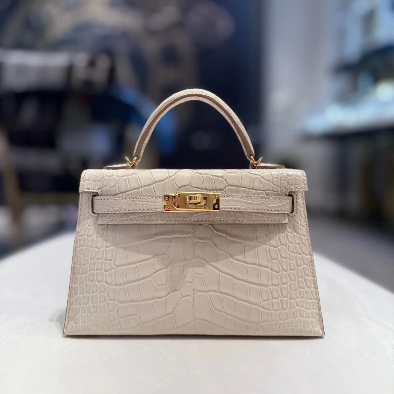 VT - SIXTY Beige Crocodile - Patterned Handheld Bag