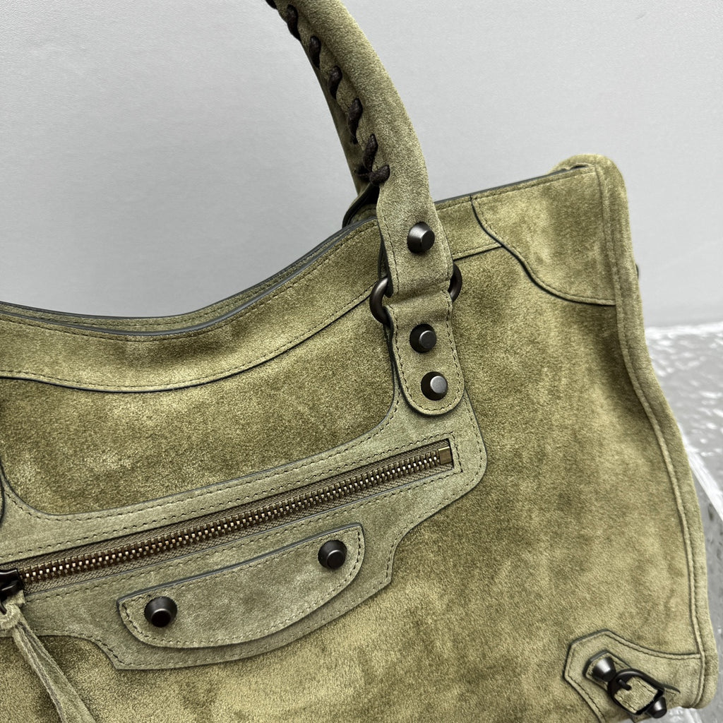 VT - SIXTY Olive Green Light Luxury Fashion Handheld Bag  (can be crossbody)