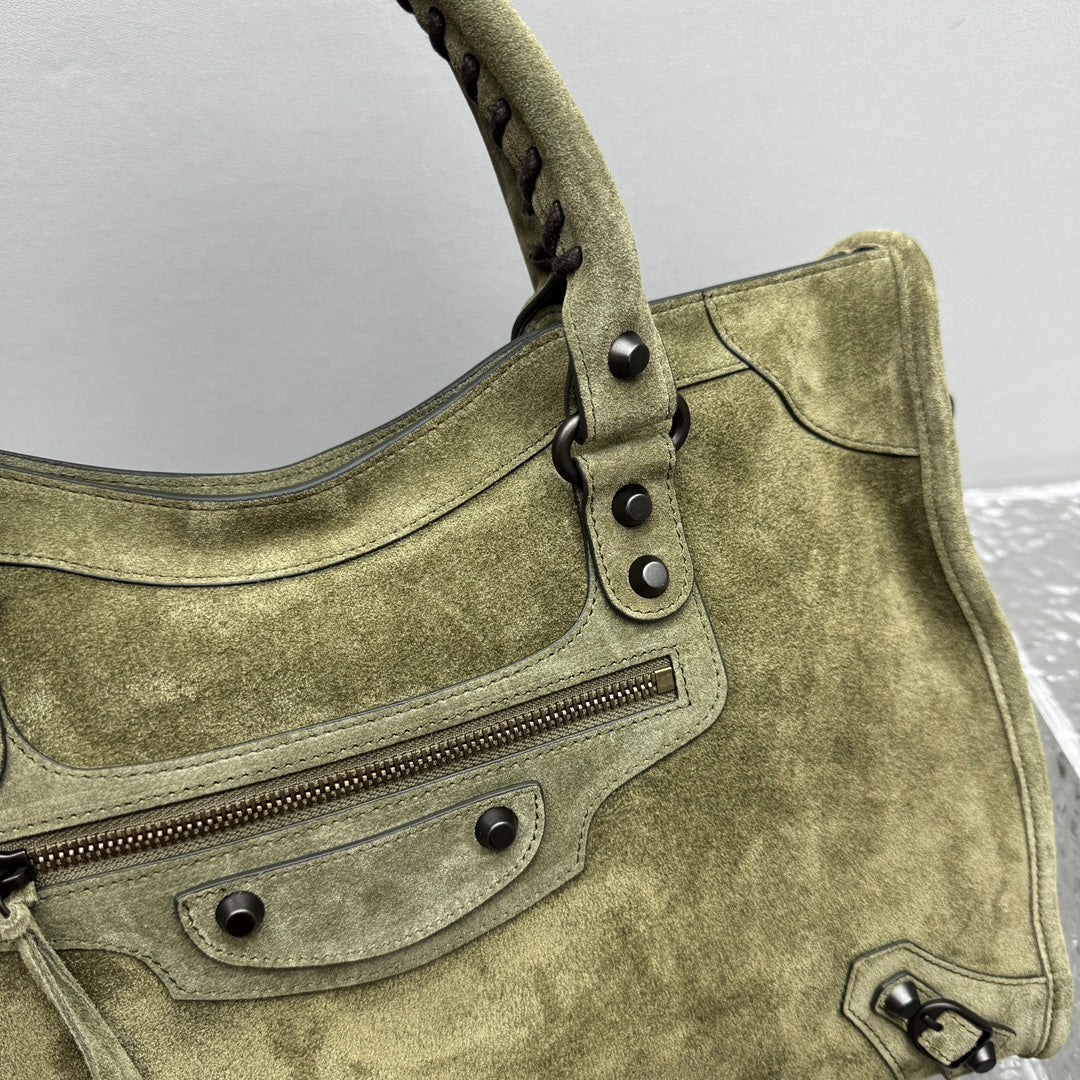 VT - SIXTY Olive Green Light Luxury Fashion Handheld Bag  (can be crossbody)